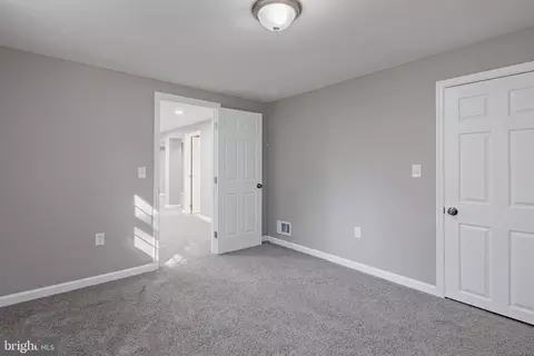 775 Woods Rd, Pasadena, MD 21122 photo 37