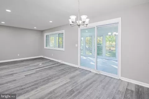 775 Woods Rd, Pasadena, MD 21122 photo 9