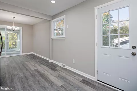 775 Woods Rd, Pasadena, MD 21122 photo 15