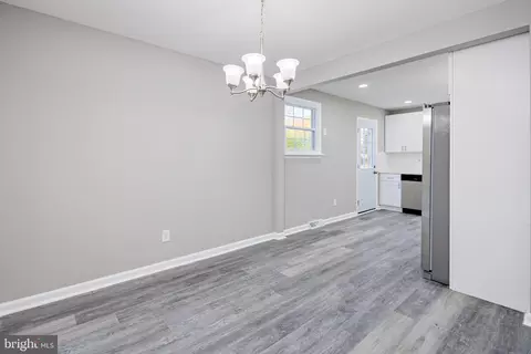775 Woods Rd, Pasadena, MD 21122 photo 5