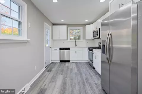 775 Woods Rd, Pasadena, MD 21122 photo 11