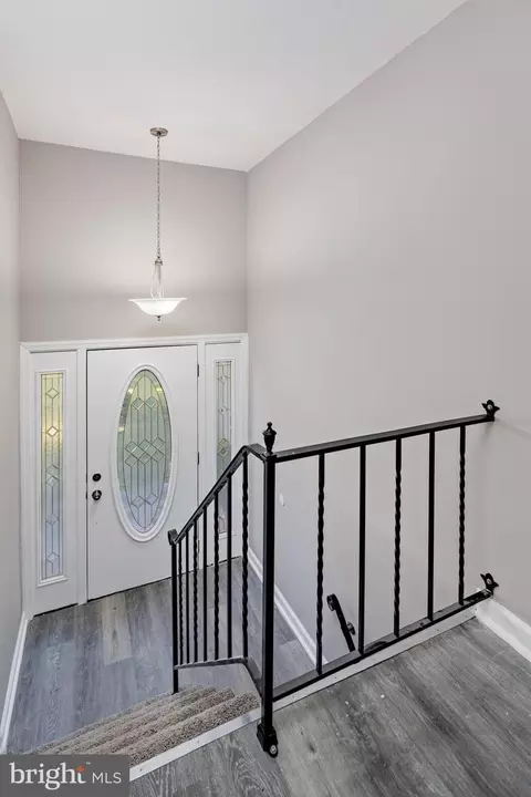 775 Woods Rd, Pasadena, MD 21122 photo 4