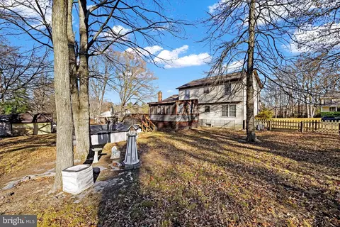 8394 Armstrong Dr, Pasadena, MD 21122 photo 4