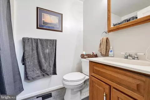 8394 Armstrong Dr, Pasadena, MD 21122 photo 33