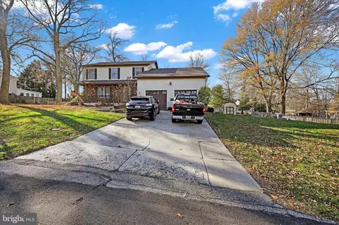 8394 Armstrong Dr, Pasadena, MD 21122 photo 40