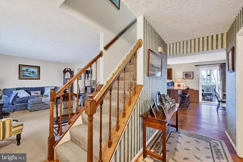 8394 Armstrong Dr, Pasadena, MD 21122 photo 8