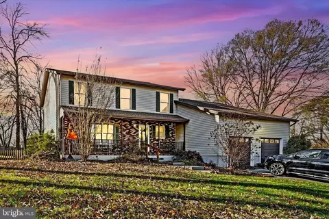8394 Armstrong Dr, Pasadena, MD 21122
