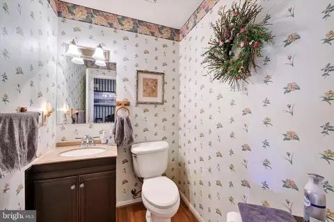 8394 Armstrong Dr, Pasadena, MD 21122 photo 21