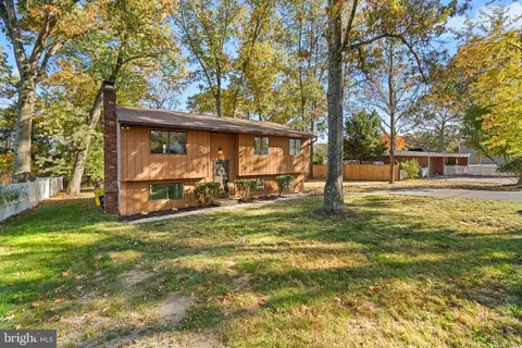 17 Carroll Rd, Pasadena, MD 21122 photo 2