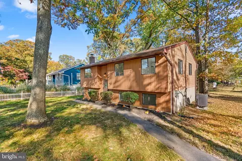 17 Carroll Rd, Pasadena, MD 21122 photo 3