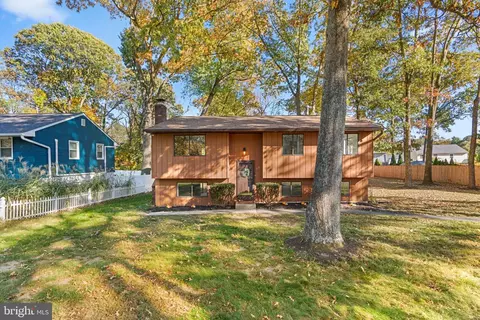 17 Carroll Rd, Pasadena, MD 21122