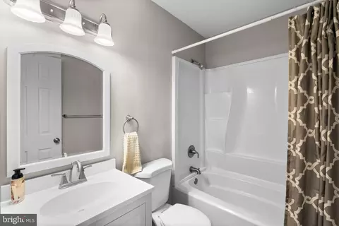 17 Carroll Rd, Pasadena, MD 21122 photo 24