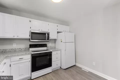 17 Carroll Rd, Pasadena, MD 21122 photo 12