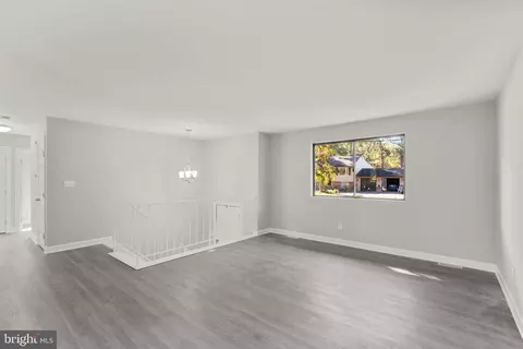 17 Carroll Rd, Pasadena, MD 21122 photo 5