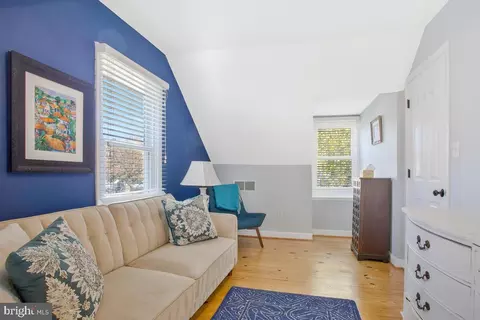 Bedroom - 215 Lakeview Ave, Edgewater, MD 21037 photo 2 of 4