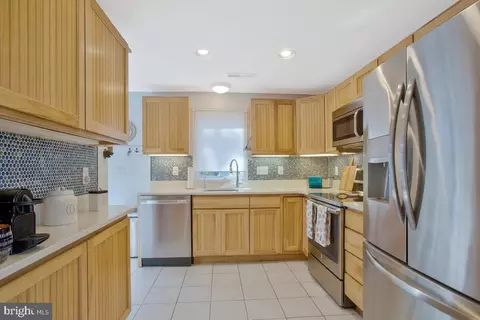 Kitchen - 215 Lakeview Ave, Edgewater, MD 21037 photo 1 of 4