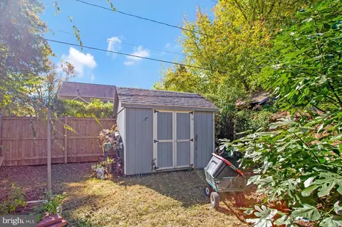 Exterior - 215 Lakeview Ave, Edgewater, MD 21037 photo 10 of 14