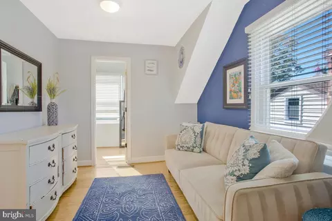 Entry Way - 215 Lakeview Ave, Edgewater, MD 21037 photo 5 of 5