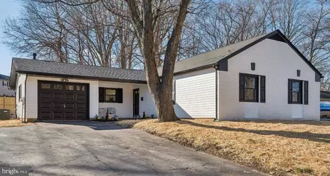 1735 Reynolds St, Crofton, MD 21114