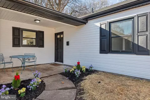 1735 Reynolds St, Crofton, MD 21114 photo 2