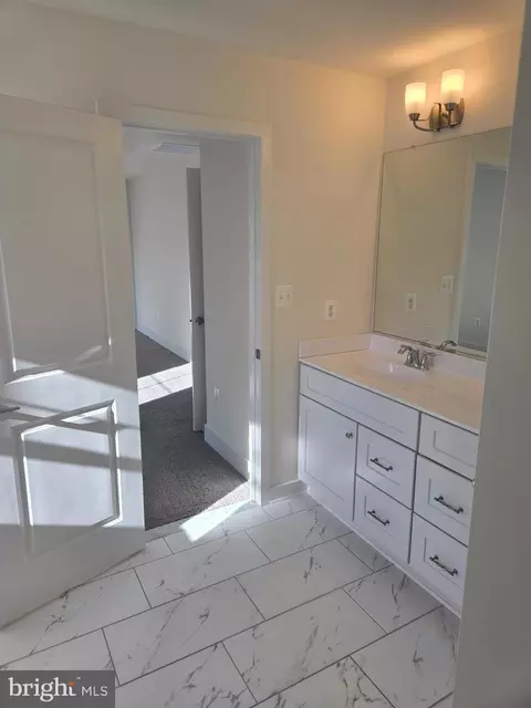 Bath - 675 Powhatan Beach Rd, Pasadena, MD 21122 photo 1 of 4