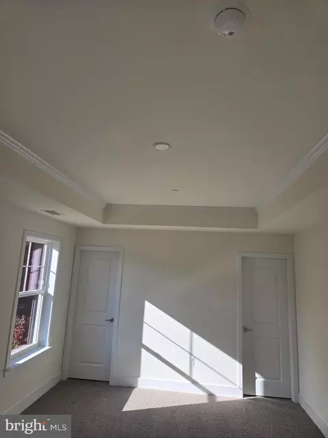 Entry Way - 675 Powhatan Beach Rd, Pasadena, MD 21122 photo 2 of 2