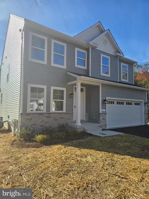 675 Powhatan Beach Rd, Pasadena, MD 21122