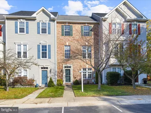 8124 Jade Crossing Ct, Pasadena, MD 21122