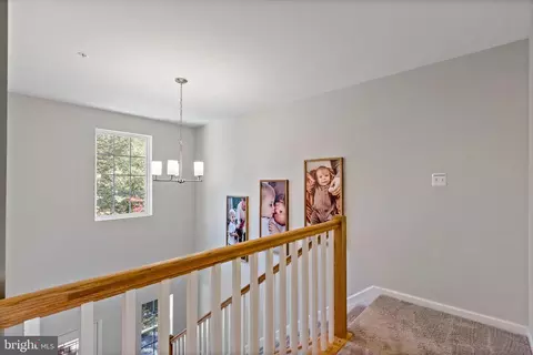 Entry Way - 684 203rd St, Pasadena, MD 21122 photo 5 of 8