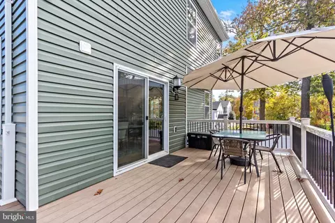 Exterior - 684 203rd St, Pasadena, MD 21122 photo 6 of 12
