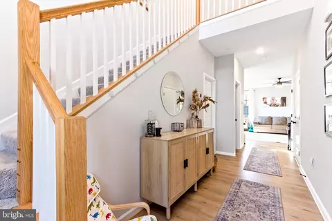 Entry Way - 684 203rd St, Pasadena, MD 21122 photo 1 of 8