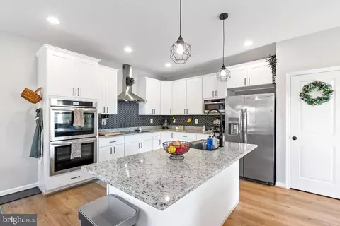 Kitchen - 684 203rd St, Pasadena, MD 21122 photo 1 of 3