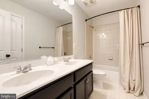 Bath - 859 Nancy Lynn Ln, Arnold, MD 21012 photo 3 of 4