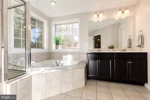 Bath - 859 Nancy Lynn Ln, Arnold, MD 21012 photo 1 of 4