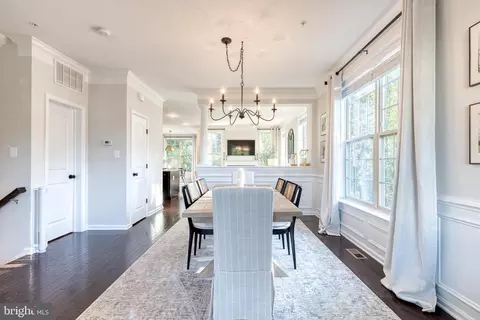 Entry Way - 859 Nancy Lynn Ln, Arnold, MD 21012 photo 3 of 4