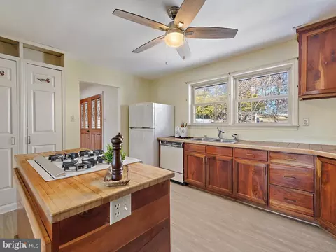 1422 Oak Bluff Rd, Edgewater, MD 21037 photo 13