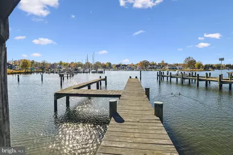 1422 Oak Bluff Rd, Edgewater, MD 21037