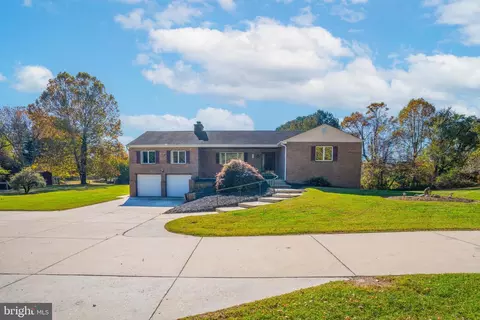 6827 Old Solomons Island Rd, Friendship, MD 20758
