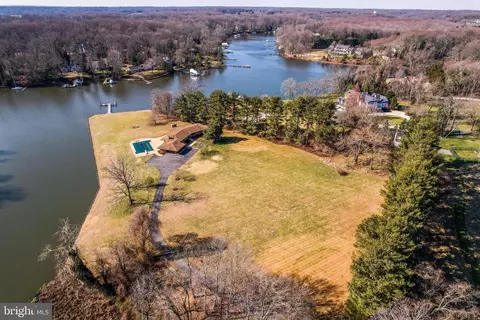 543 Jenkins Ln, Annapolis, MD 21409