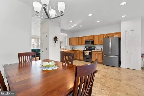 Entry Way - 216 Seneca Ter, Pasadena, MD 21122 photo 1 of 2