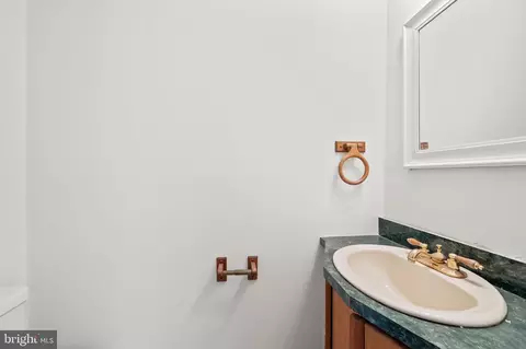 3619 Robin Air Ct, Pasadena, MD 21122 photo 15