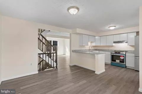 3562 Laurel View Ct, Laurel, MD 20724 photo 4