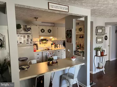 Kitchen - 8030 H Abbey Ct #H, Pasadena, MD 21122 photo 1 of 2