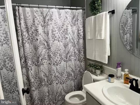 Bath - 8030 H Abbey Ct #H, Pasadena, MD 21122 photo 2 of 2