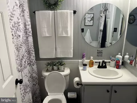 Bath - 8030 H Abbey Ct #H, Pasadena, MD 21122 photo 1 of 2