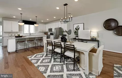 233 Mainstream Dr, Laurel, MD 20724 photo 2