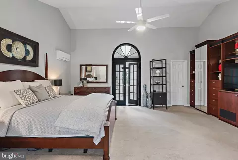 Bedroom - 1677 Bayside Beach Rd, Pasadena, MD 21122 photo 6 of 7