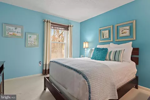Bedroom - 1677 Bayside Beach Rd, Pasadena, MD 21122 photo 7 of 7