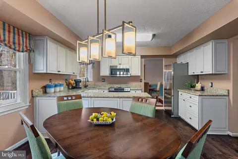 Kitchen - 1677 Bayside Beach Rd, Pasadena, MD 21122 photo 7 of 7