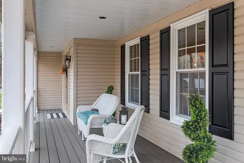 Exterior - 1677 Bayside Beach Rd, Pasadena, MD 21122 photo 5 of 17